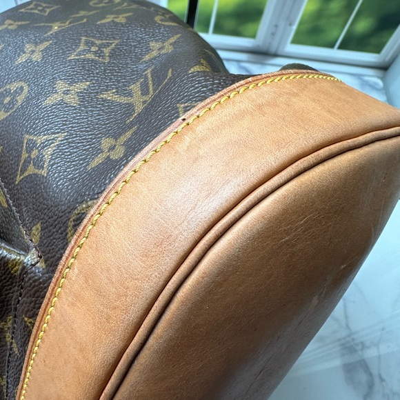 LOUIS VUITTON MONTSOURIS GM BACKPACK. AUTHENTIC - Picture 9 of 12